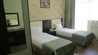 Гостиница Verona Hotel Ессентуки Номер улучшенный комфорт с 1 двуспальной кроватью-4