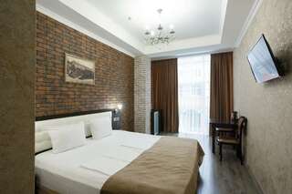 Гостиница Verona Hotel Ессентуки Номер улучшенный с 1 двуспальной кроватью-5
