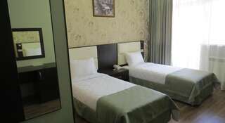 Гостиница Verona Hotel Ессентуки Двухместный номер Делюкс с 1 кроватью или 2 отдельными кроватями и балконом-9