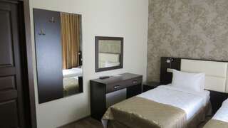 Гостиница Verona Hotel Ессентуки Номер стандарт с 2 односпальными кроватями-4